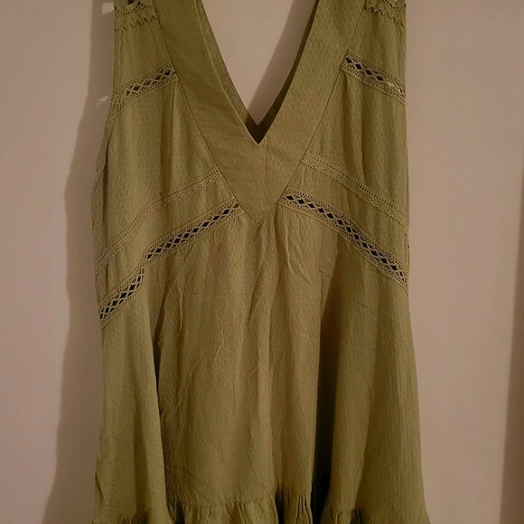 Green dress - Picture 1 of 2